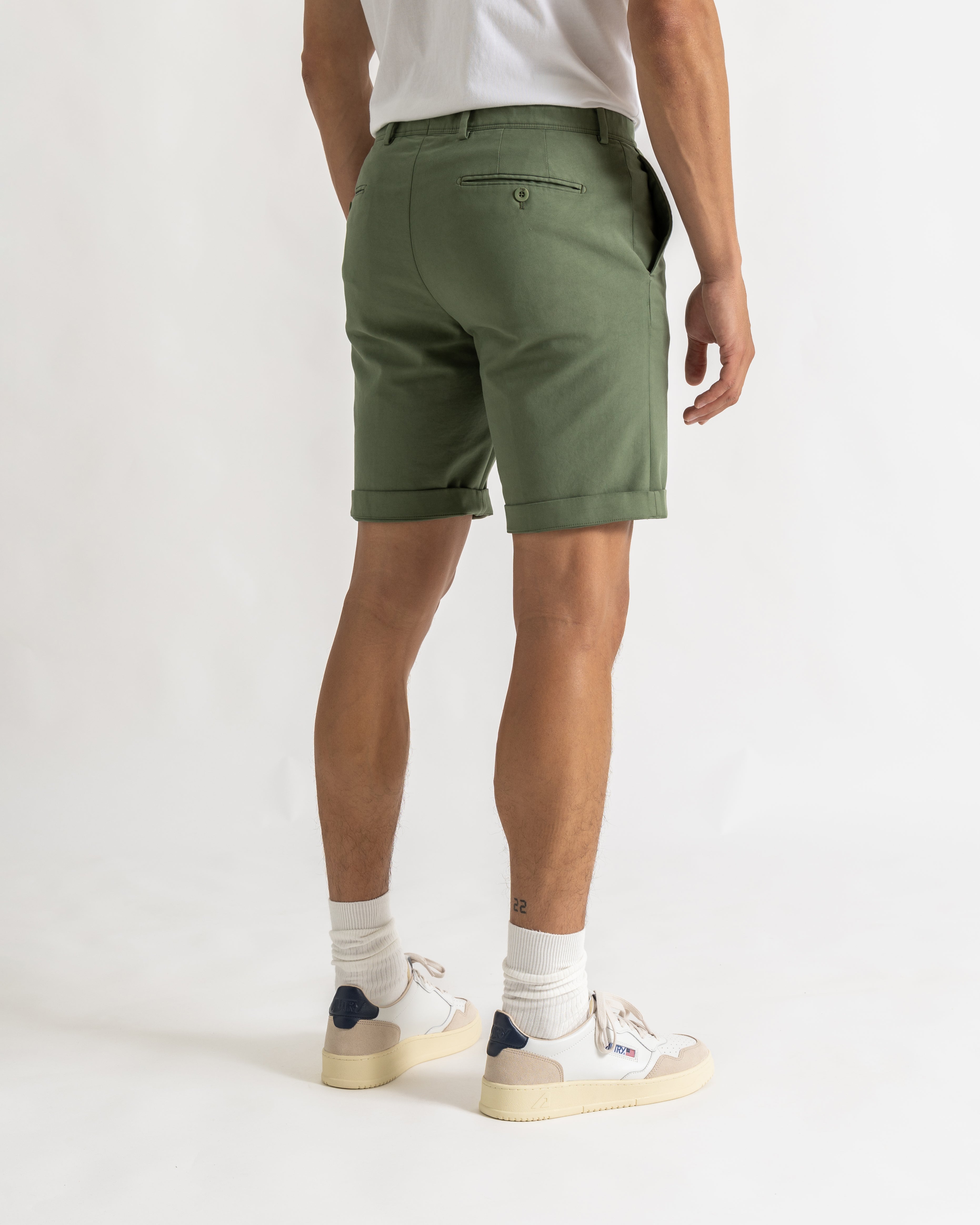 Alan short comfort fit green