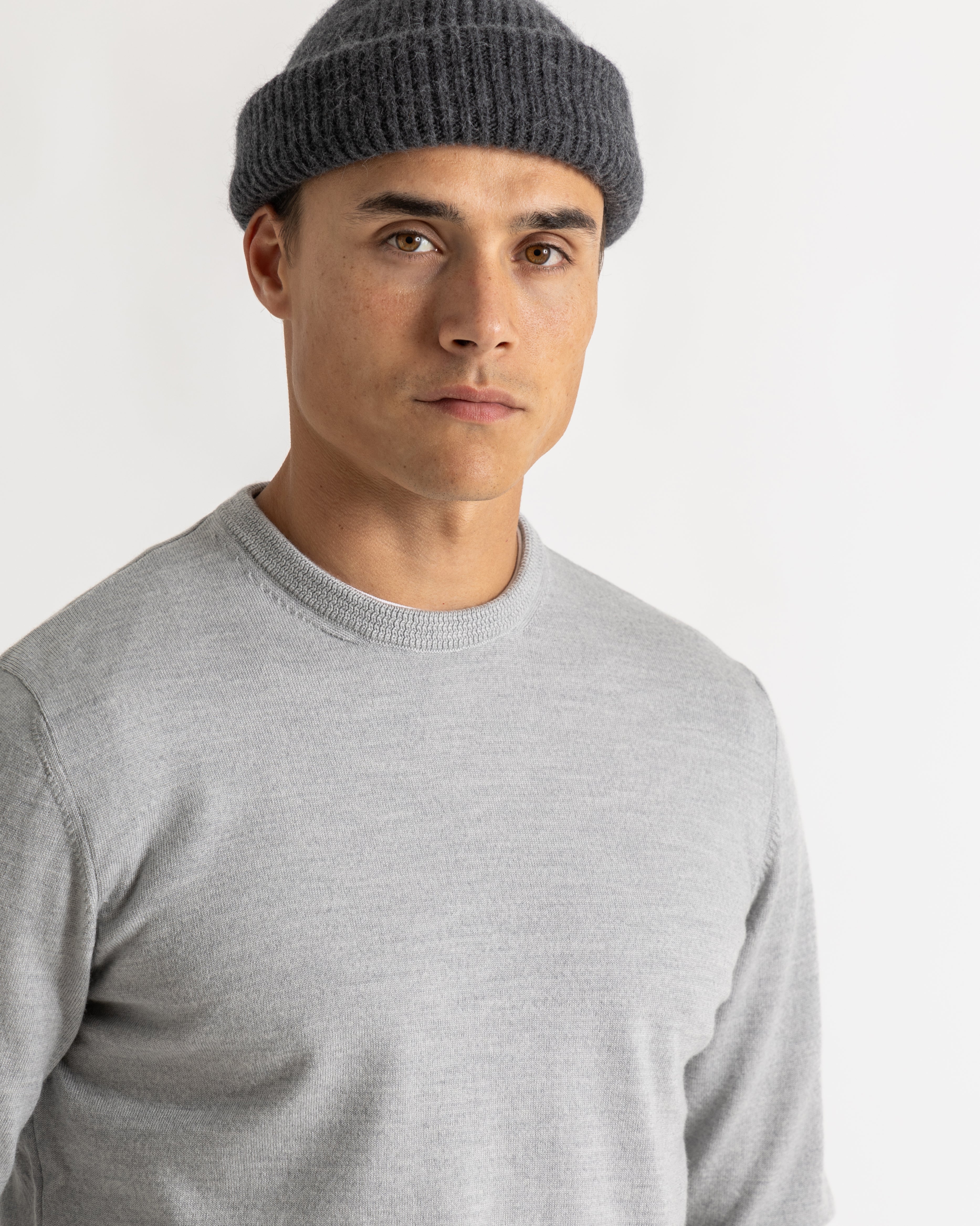 Fender roundneck knit grijs