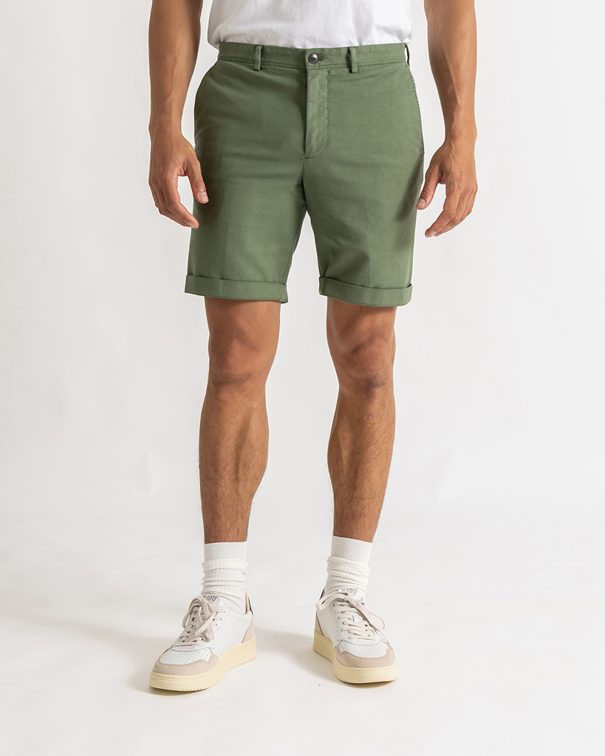Alan short comfort fit green