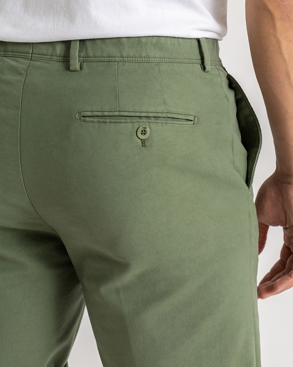 Alan short comfort fit green